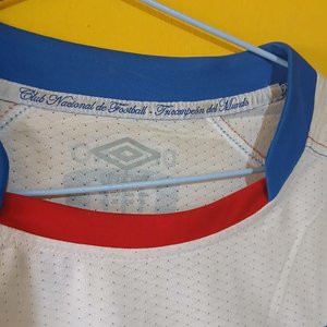 Camiseta de Utilería Jorge Fucile Club Nacional de Football Umbro Talle XL - imagen 5