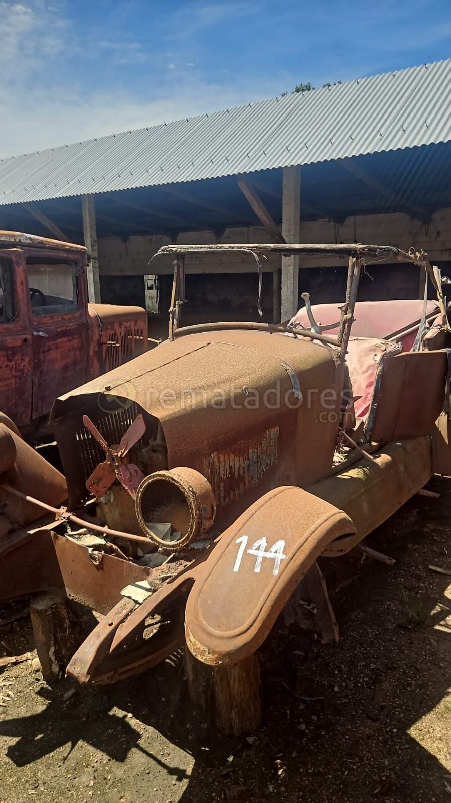 Automóvil Antiguo Rústico para Restaurar