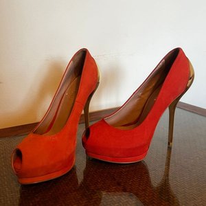 Zapatos de Taco Stiletto Datelli Naranja Gamuza Taco Dorado - imagen 4