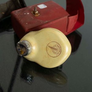 Trípode Antiguo y Estuche con Pieza Desconocida - imagen 2
