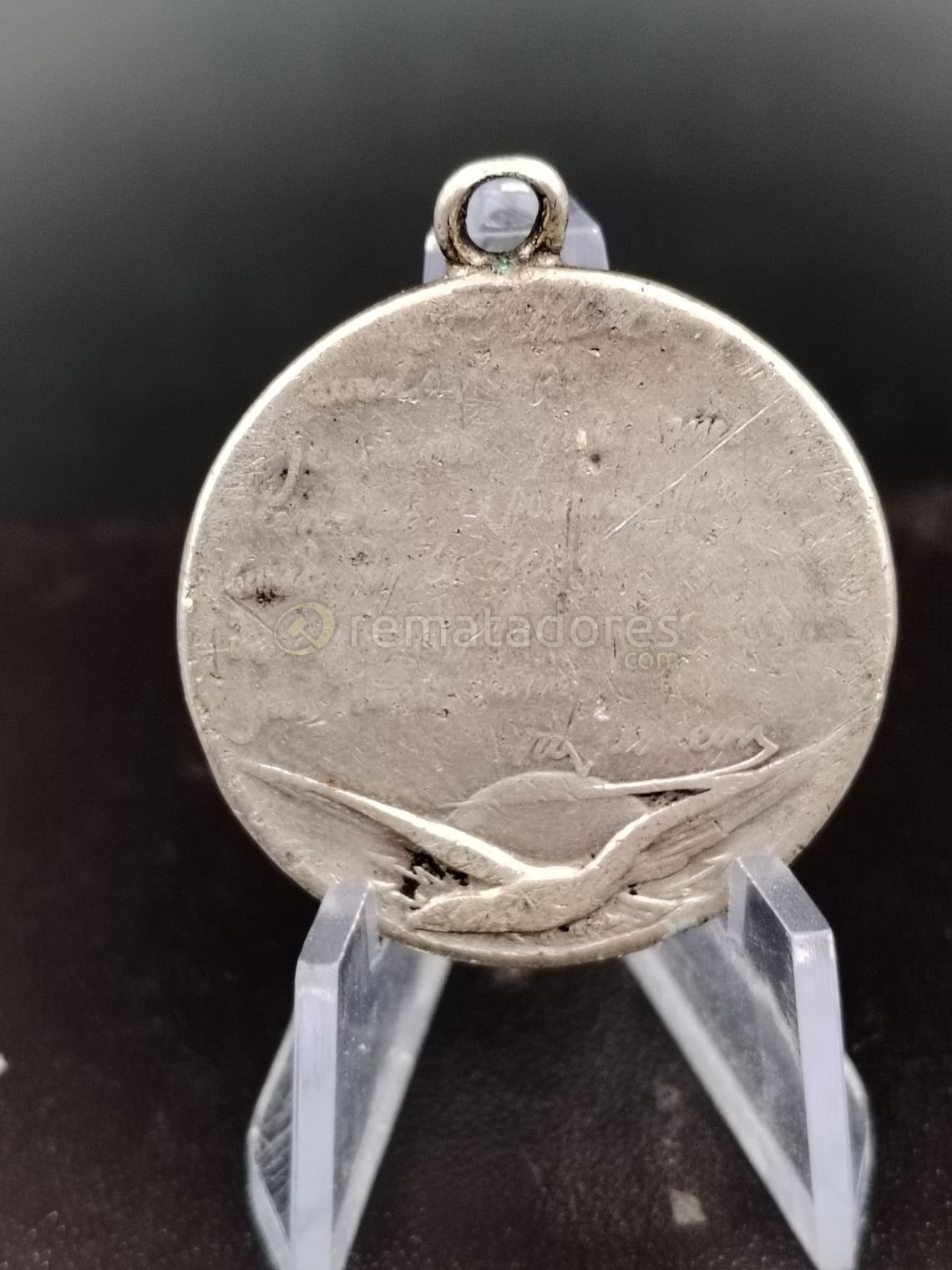 Medalla Antigua de Plata con Diseño de Ave
