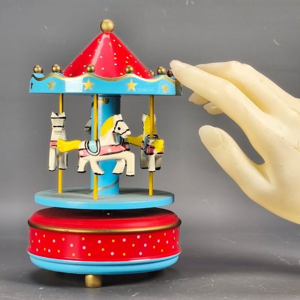 Caja musical a cuerda con diseño de carrousel - imagen 2