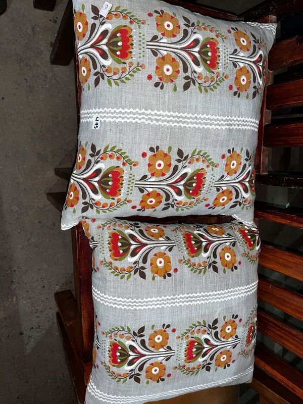 Set de 2 Almohadones Decorativos con Diseño Floral
