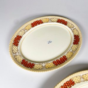 Dos fuentes de loza inglesa ovales, bordes decorados 41 x 31 y 37 x 28 cm - imagen 3
