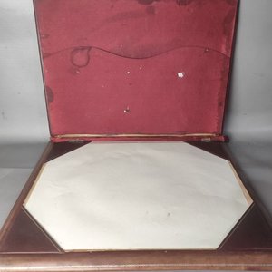 Carpeta de Escritorio Antigua de Cuero y Bronce - imagen 2