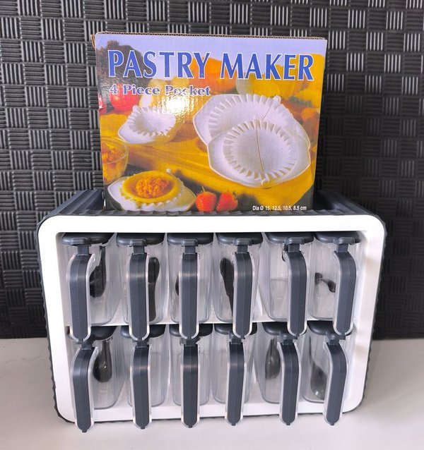 Set de 12 Espeieros con Soporte y 4 Moldes para Empanadas