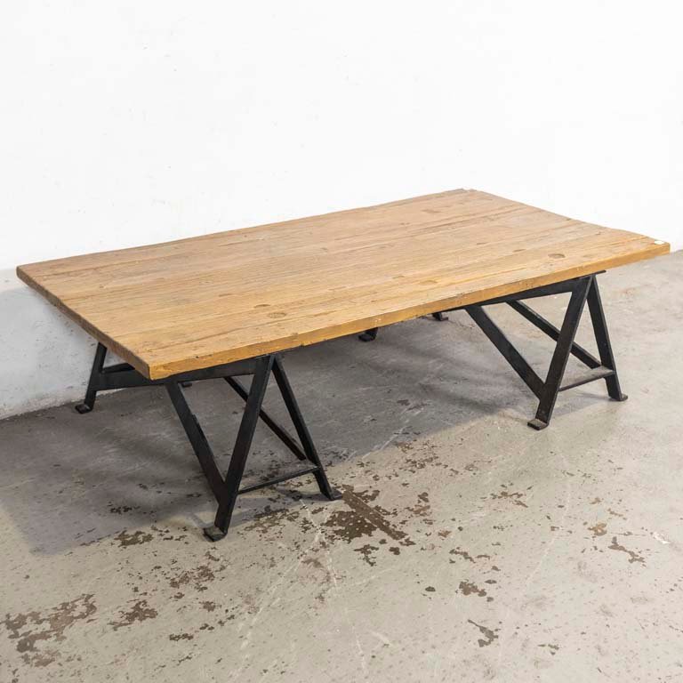 Lote anterior: Mesa rústica de living con tapa de madera y base de hierro