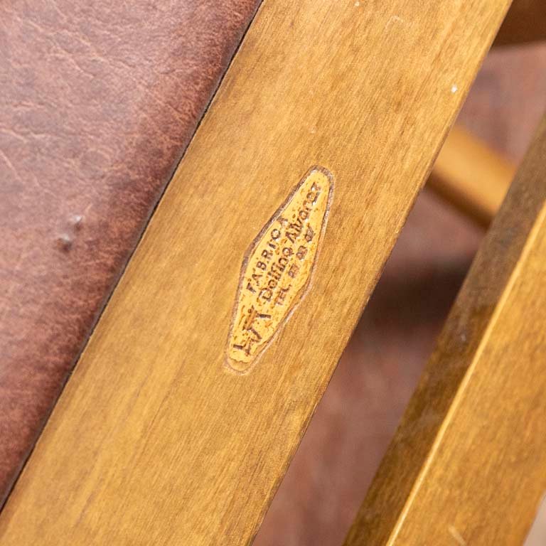 Sillas de madera tapizadas en cuerina, Delfino Alvarez - imagen 3