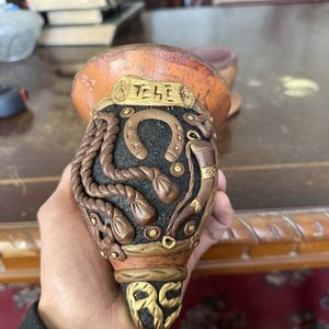 Mate y Posa Mate de Madera con Motivos Criollos y Gauchos - imagen 4