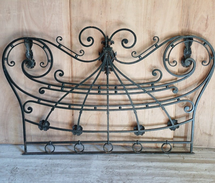 Decorativa reja antigua en hierro forjado con apliques - imagen 8