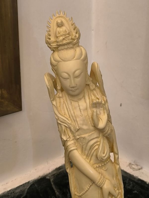 Figura de Guanyin de Resina Estilo Oriental - imagen 3