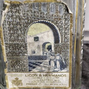 Botella Antigua Licor 8 Hermanos - Coleccionismo - imagen 2