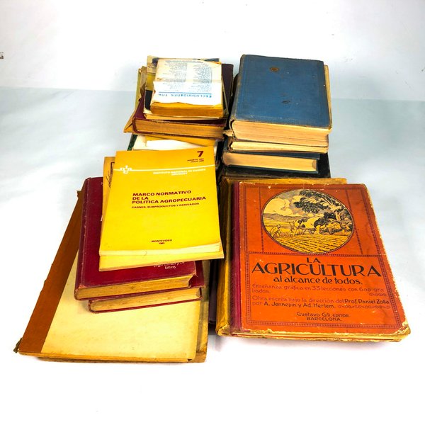 Lote de Libros Varios Motivos, Incluyendo Agricultura y Normativa Agropecuaria - imagen 1