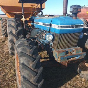 Tractor Ford 8030 con Acoplado - imagen 3