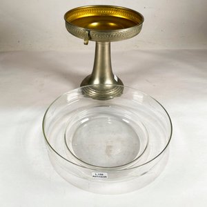 Centro de Mesa Elevado con Recipiente de Vidrio y Base Metálica - imagen 4