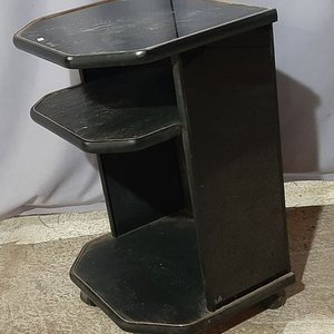 Mesa de TV con Vidrio y Ruedas - imagen 2