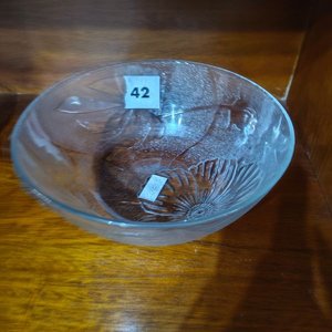 Lote siguiente: Ensaladera de Vidrio Transparente con Diseño Floral