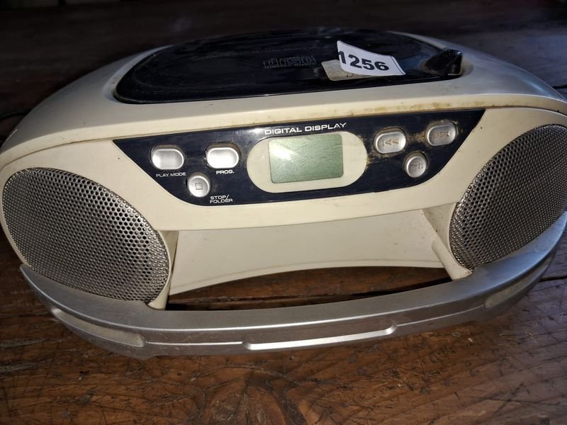 Lote anterior: Radio CD Panavox Vintage con Digital Display y Botones