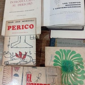 Lote de Libros Variados: Biología, Derecho, Cuerpo Humano y Más - imagen 5