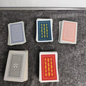 5 Mazos de Cartas: 4 Poker y 1 Española, Plásticas - imagen 2