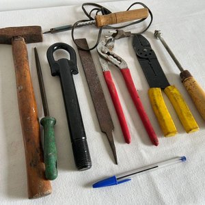 Lote de martillo, Lima, pico loro y varios - imagen 3