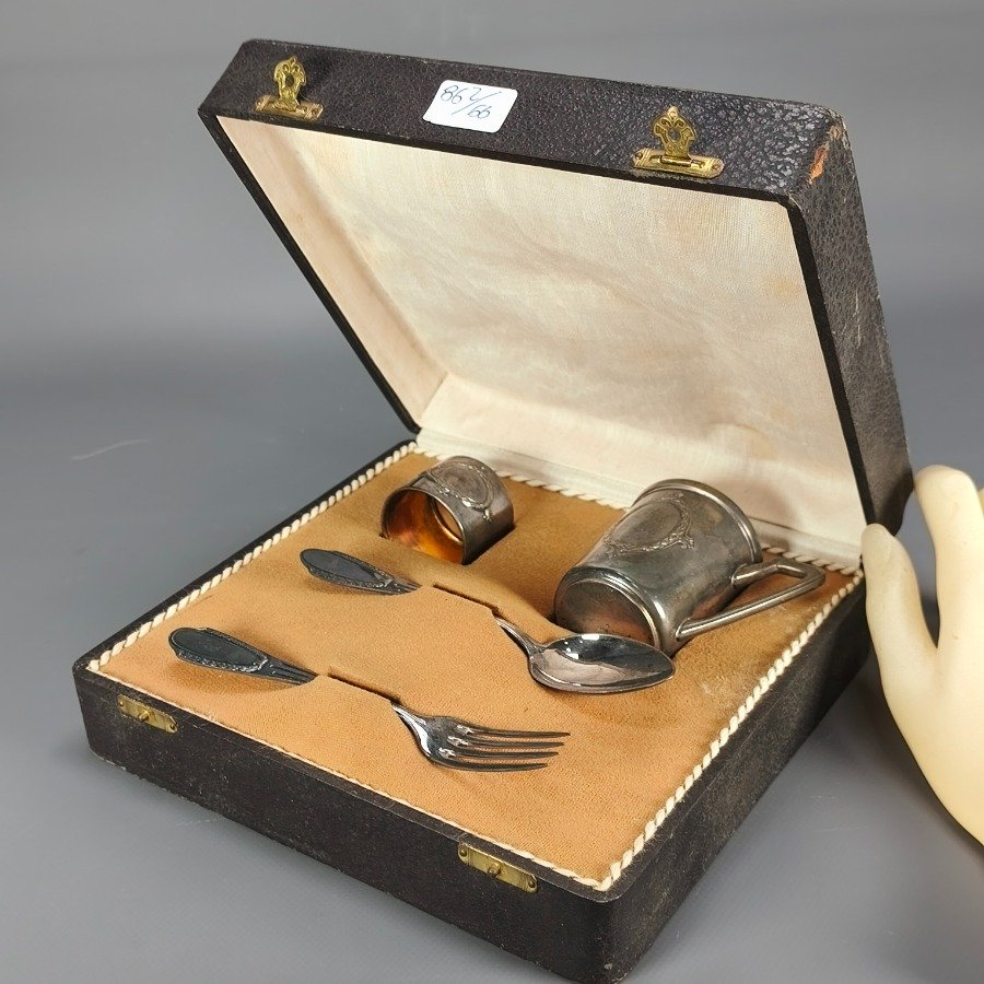 Set de comer para niño en su estuche sellado - imagen 2
