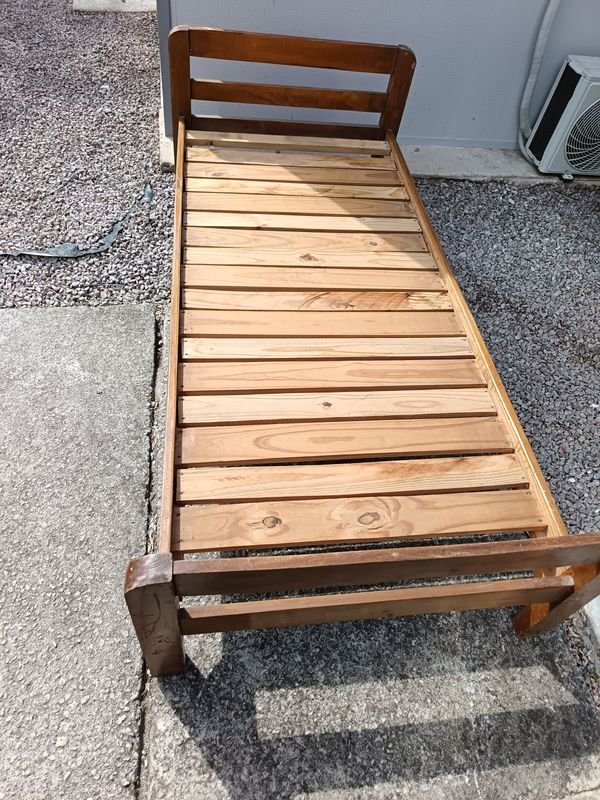 Cama de Madera para Una Plaza