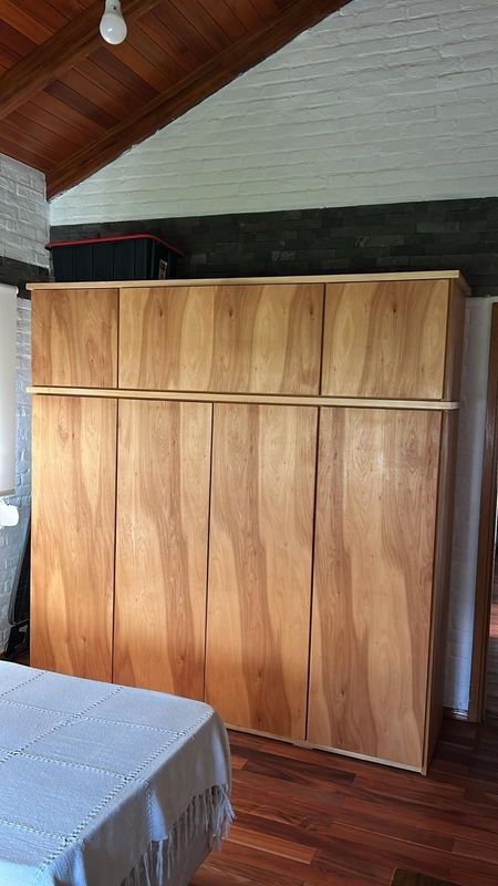 Mueble de madera en excelente estado