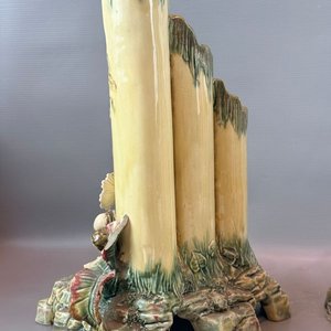 Par de Mayólicas Austriacas con Figuras Infantiles, Estilo Rústico - imagen 6