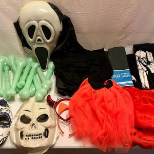 Artículos de Cotillón y Disfraces para Fiestas Temáticas - imagen 1