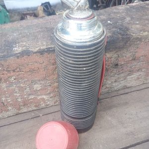 Lote anterior: Antiguo Termo Coter con Tapón Cebador de Cabeza de Caballo