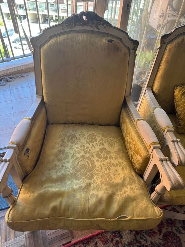 Sillones franceses de un cuerpo con detalles en el tapizado - imagen 9