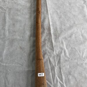 Lote siguiente: 3 Cabos de Hacha de Madera