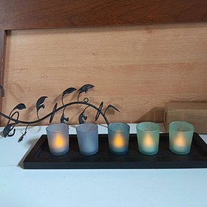 Lote anterior: Adorno Metálico con 5 Velas LED Imitación y Base Negra