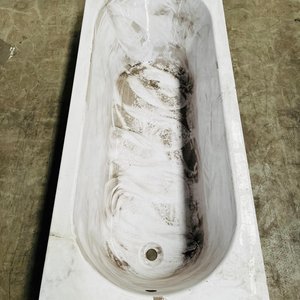 Lote siguiente: Bañera de Fibra de Vidrio con Detalles