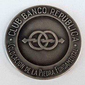 Medalla Conmemorativa Cobre Plateado Uruguay 1954 Club Banco República - imagen 2