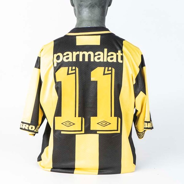 Camiseta de Peñarol de utilería marca UMBRO N°11 modelo utilizado en los años 1996/97 - imagen 2