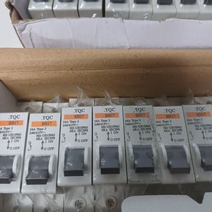Caja con 12 Disyuntores Térmicos Unipolares TQC BH17 de 16 Amp - imagen 4
