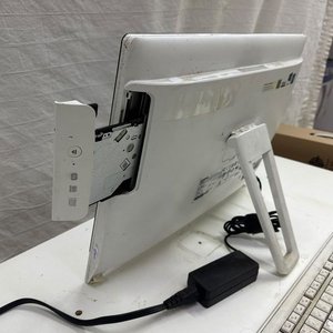 Computadora All-in-One Lenovo Pantalla Táctil con Teclado y Mouse - imagen 3