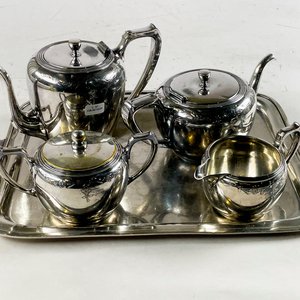 Lote anterior: Juego de Té y Café Metálico con Bandeja - Incluye Tetera, Cafetera, Azucarero y Lechera