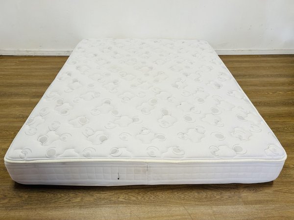 Colchón Queen de Resortes 160x200x24cm