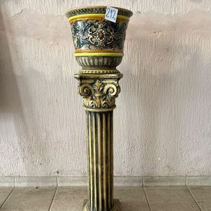 Lote siguiente: Pedestal con Portamaceta Estilo Clásico Mayólica