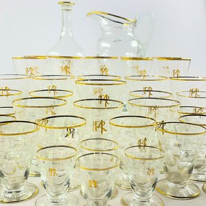 Juego de Cristalería Hialina Tallada con Iniciales: Botellón, Jarra y Copas - imagen 3