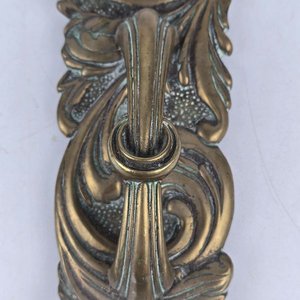 Lote de Objetos Decorativos y Utilitarios en Bronce y Metal - imagen 5