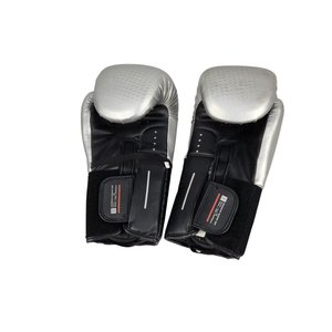 Guantes de Boxeo Sparring Outshock 16oz Plateados y Negros - imagen 2