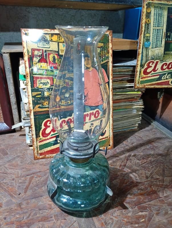 Lámpara a Queroseno Antigua con Tanque y Tubo de Vidrio