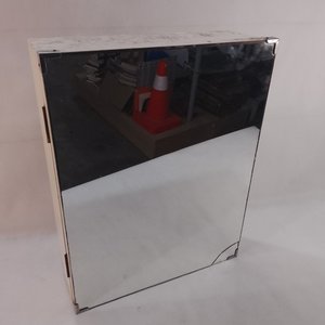 Lote siguiente: Botiquín de Pared con Espejo