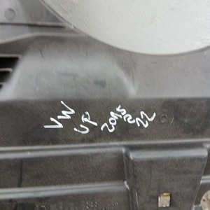 Lote de 32 Piezas de Autopartes: Caretas, Guardabarros y Más - imagen 3