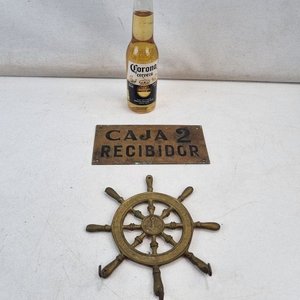 Set Decorativo Bronce Antiguo: Cartel "Caja 2 Recibidor" y Percha Timón Barco - imagen 1
