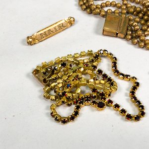 Tres Cadenas y Prendedor Enchapado con Grabado Nair - imagen 3